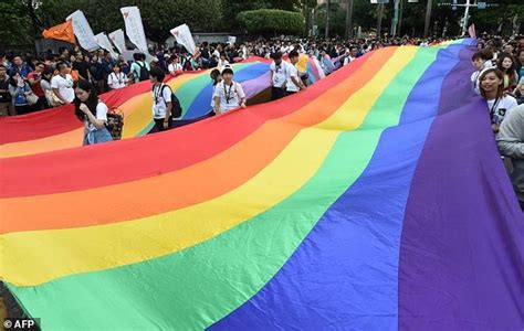 taiwan s gay marriage ruling raises hopes across asia