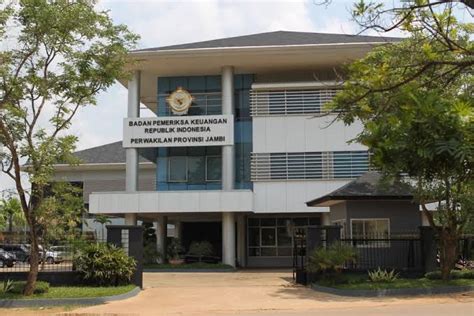 biaya penginapan atas perjalanan dinas dprd kota  pemkot jambi jadi