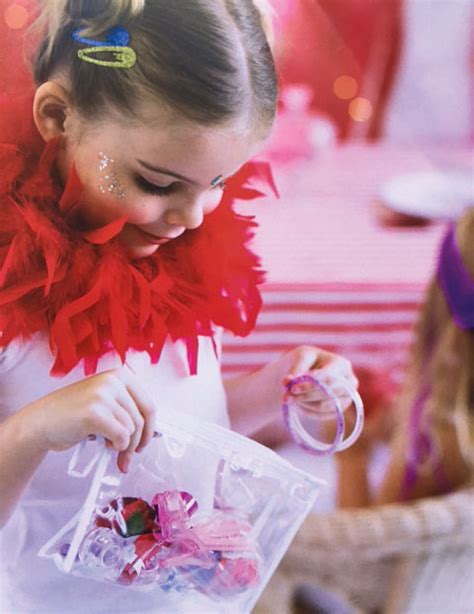 glitz  glamour kids party themes face painter northern beaches sydney silly cheeks