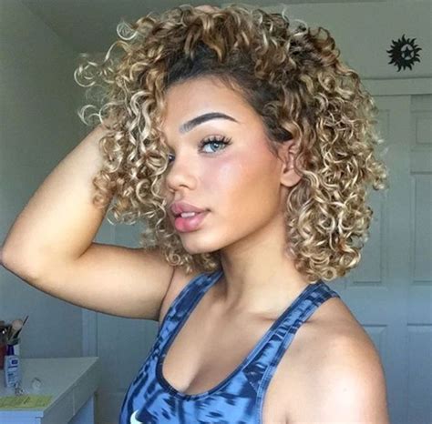 37 Adorable Curly Hairstyle For Women With Short Hair Highlights