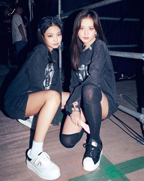 Jennie And Jisoo Blackpink Fashion Blackpink Kpop Girls