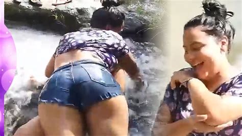 Very Sexy Girl In The River El Salvador Nacion Gomd