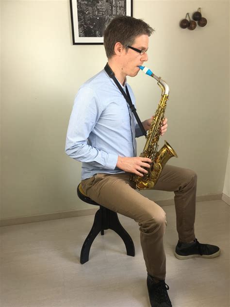 Débuter Le Saxophone La Posture Comment Bien Se Tenir