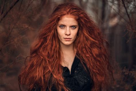 baggrunde ansigt kvinder udendørs rødhåret model