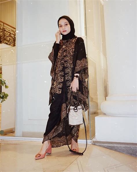 6 Model Ayu Kebaya And Batik Untuk Kondangan Dari Selebgram Hijab