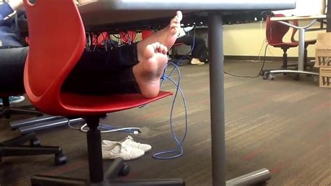 candid teen feet soles in college computer lab hd porn 69
