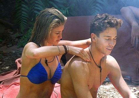 i m a celebrity amy willerton massages joey essex as i m