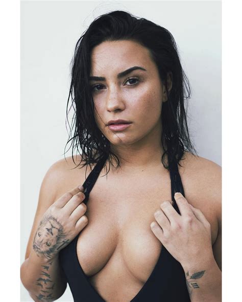 demi lovato sexy tits 7 photos the fappening