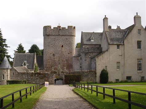 family castle drum castle   irvine clan   aberdeen scotland irvine