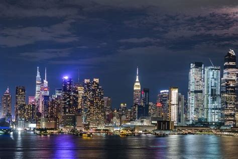 york city skyline   night  local guide