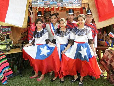 chilenos cueca chilean traditional costumes vestimenta tradicional