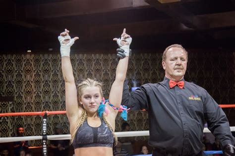 Ex Muay Thai Champ Bree Howling Makes Boxing Debut In Dekada Contender