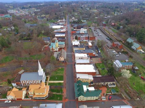 drone picture town  jonesboro tennessee downtown story telling