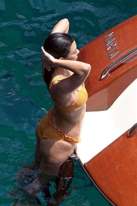 Kourtney Kardashian In Bikini On Vacation In Capri 06 22