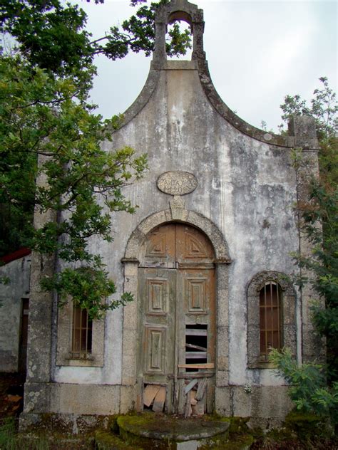 capela de santa ana em seia votada ao abandono