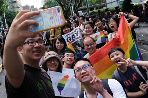 Taiwan Approves Same Sex Marriage A First In Asia Pbs