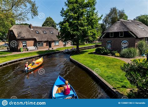 view  famous village giethoorn  canals   netherland editorial stock photo image