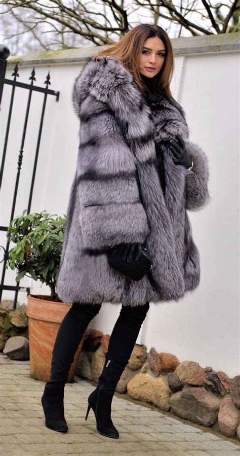 silver hooded fox fur coat hovlly zhenskaya moda zimnyaya moda naryady