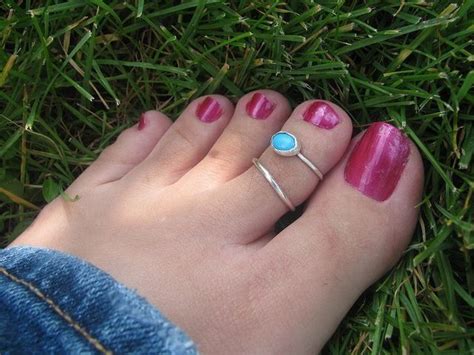 Nice Feets Toe Rings Blue Toes Pretty Pedicures