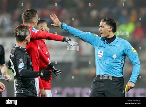 players arguing  referee  res stock photography  images alamy