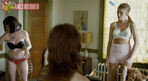 naked blake lively in the private lives of pippa lee