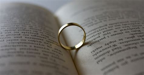 My Husband Found His First Wedding Ring In Our Basement – Text Stepmom