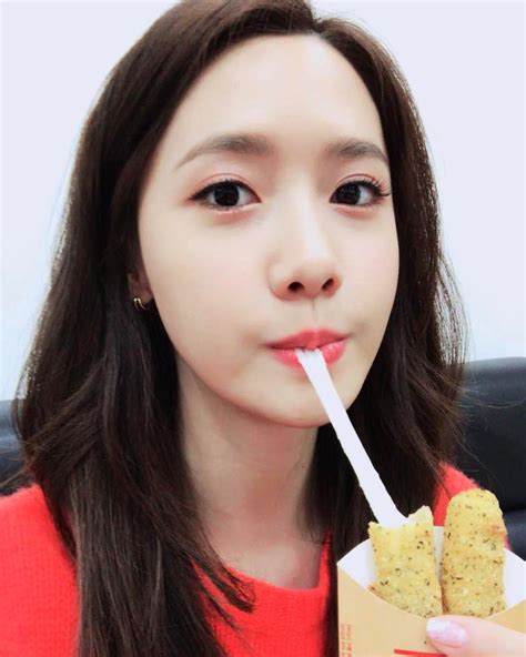 See The Sweet Selfies From Snsd S Yoona Wonderful Generation