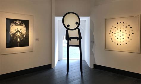 stik sculpture fetches staggering   homelessness charity