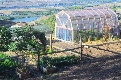 build  greenhouse