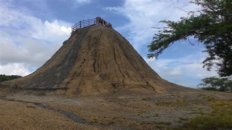 How To Visit Volcan Del Totumo In Colombia Travel Dudes