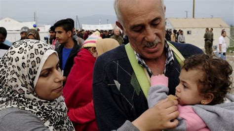 europe gets 8 000 refugees daily un bbc news