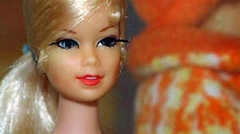 Puppe Mit Realistischen Proportionen Wenn Barbie Eine Frau Von Heute Wäre