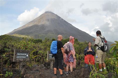 arenal volcano national park hike caribe shuttle reservations