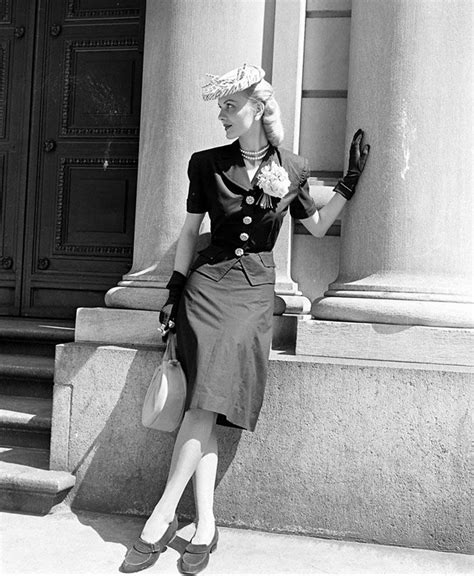 Women In 1940 1950s In Black And White Photos By Nina Leen 1940s