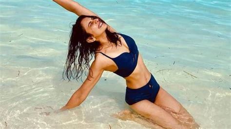 Rakul Preet Singh Oozes Sexiness In Blue Bikini Check Out The Divas