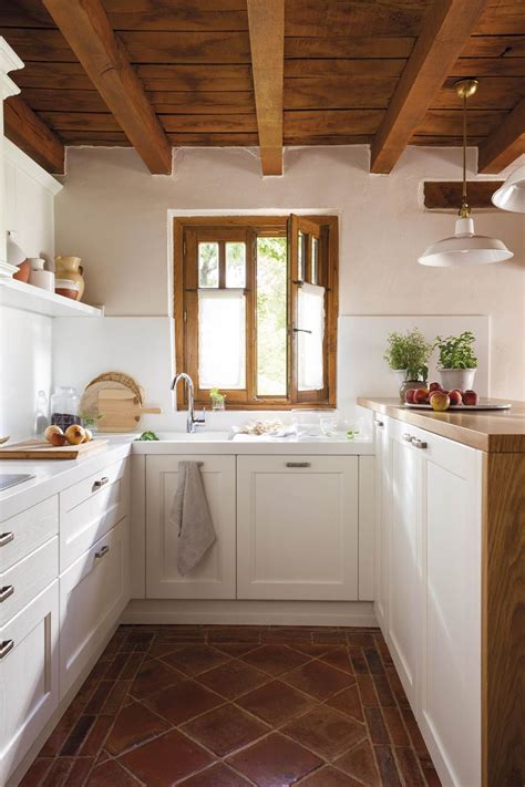 una cocina pequena de estilo rustico actualizado decoracion de unas cocinas casa de campo