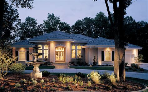 luxury ranch home  stucco exterior