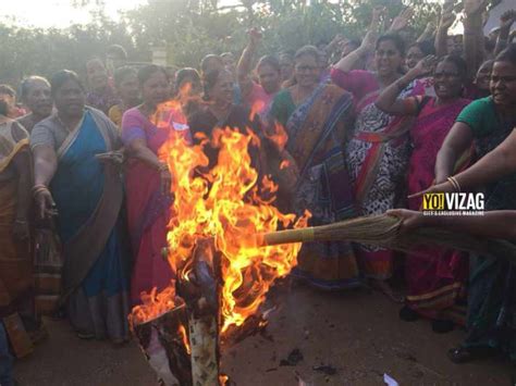 women groups in visakhapatnam protest against ram gopal varma