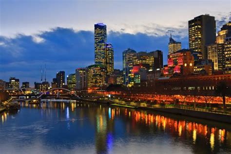 qantas  glimpse  perfection melbourne australia travel tours