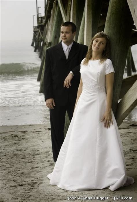 Popular Wedding Trends Anna Duggar Modest Bridal Gown Wedding Dress