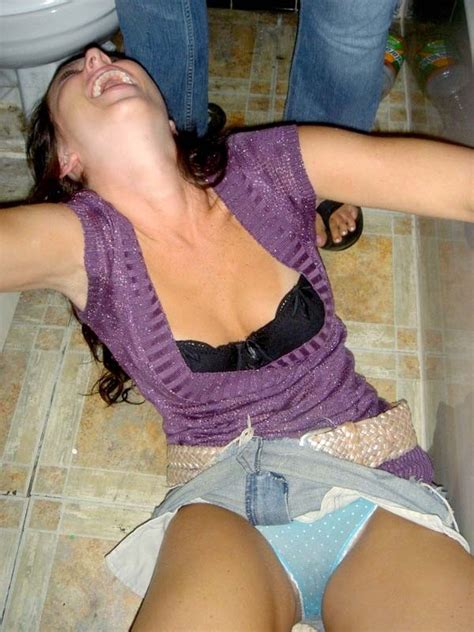 hot drunk college girls flashing in public porn pictures xxx photos