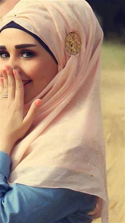 hijab pin the muslim girl
