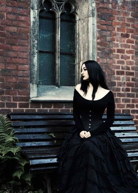 gothic woman on tumblr