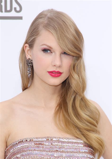 wcw taylor swift stylecaster