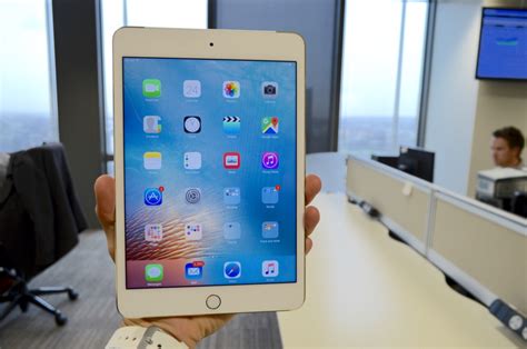ipad mini  review   small tablet  brings apple