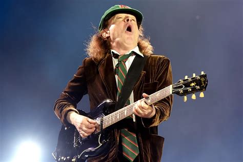 moment angus young    revisit onstage