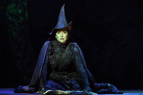 theater review wicked   auditorium panorama hispano news