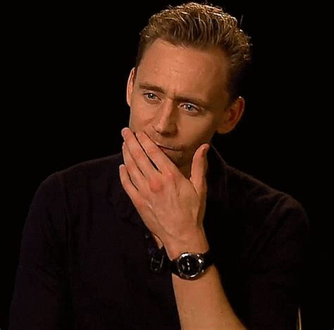 Here Have Some S Of Tom Hiddleston Rubbing His