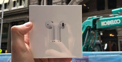 airpods  arriving  customers hitting retail stores   world gallery tomac