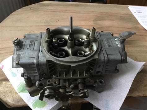 identifying  holley carb